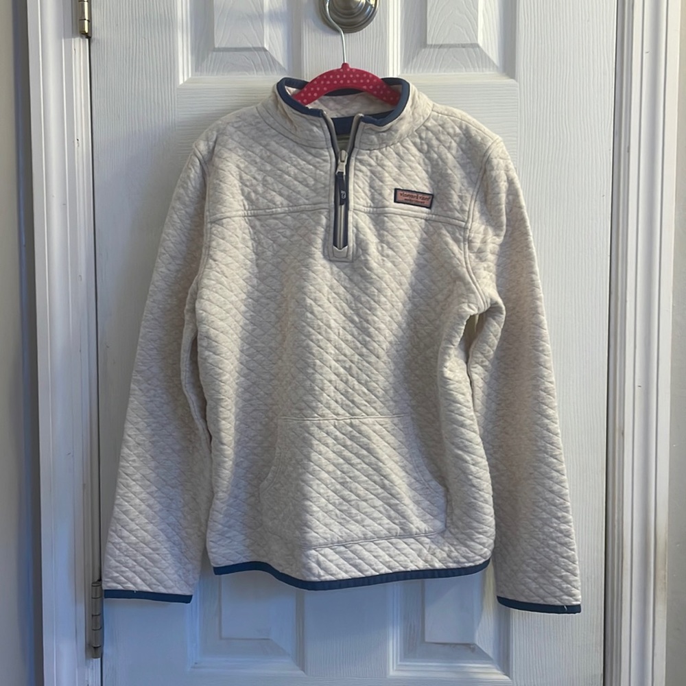 Girls/youth Vineyard Vines Shep Shirt pullover, size L (14).